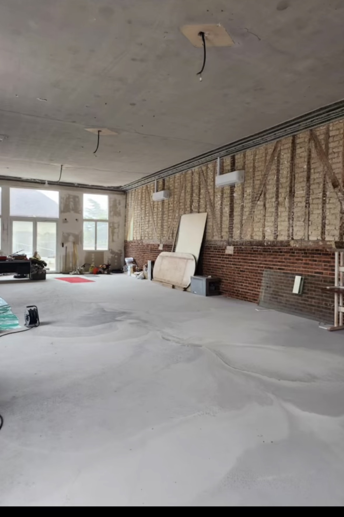 Avant — Salle des fêtes